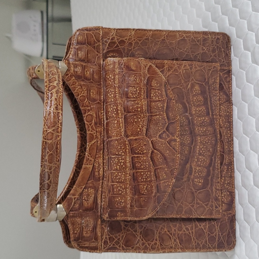 ALLIGATOR PURSE